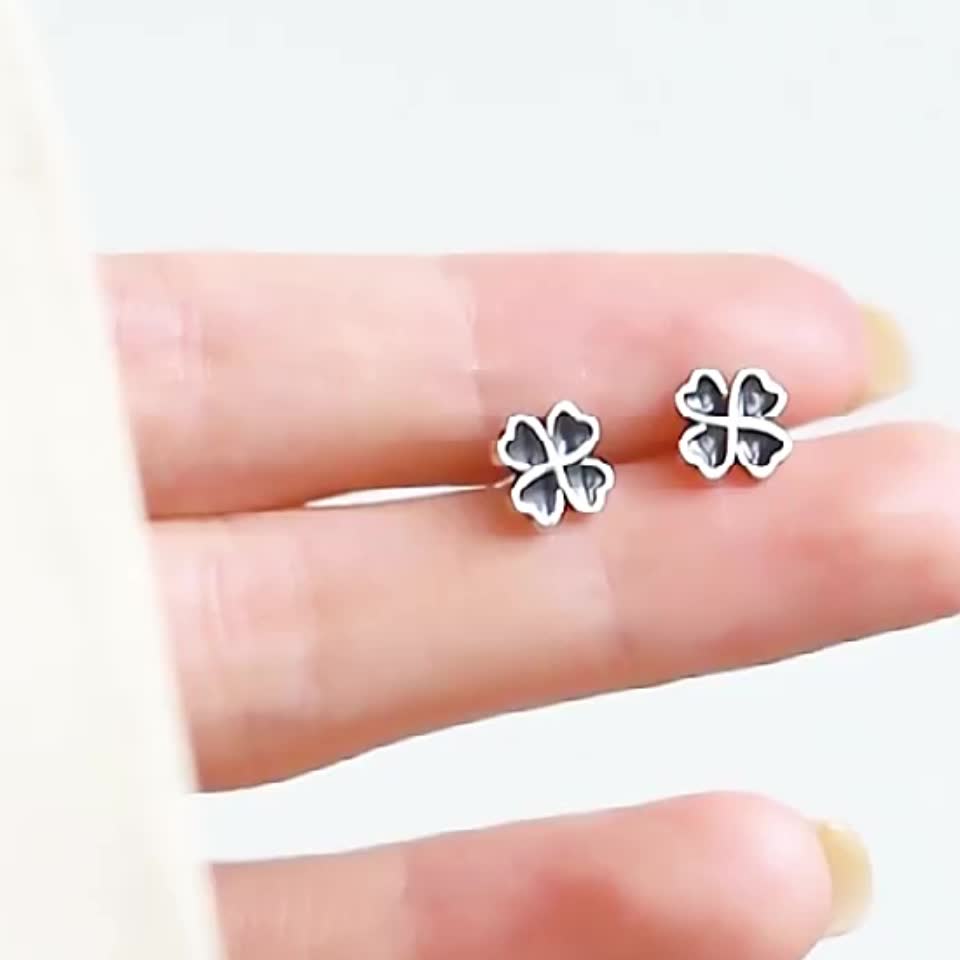2pcs Women's S925 Silver Light Heart Clover Stud Earrings Set